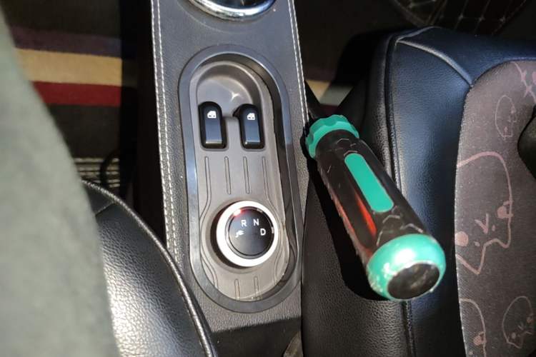 Used Wuling Hongguang MINIEV 2021 Macaron Premium Model – Lithium Iron Phosphate Gear Lever