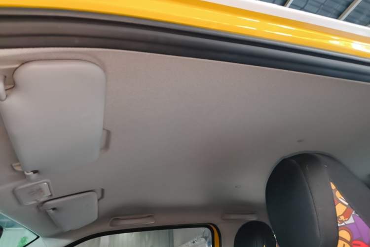 Used Wuling Hongguang MINIEV 2021 Macaron Premium Model – Lithium Iron Phosphate Headliner