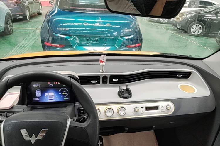 Used Wuling Hongguang MINIEV 2021 Macaron Premium Model – Lithium Iron Phosphate Headliner
