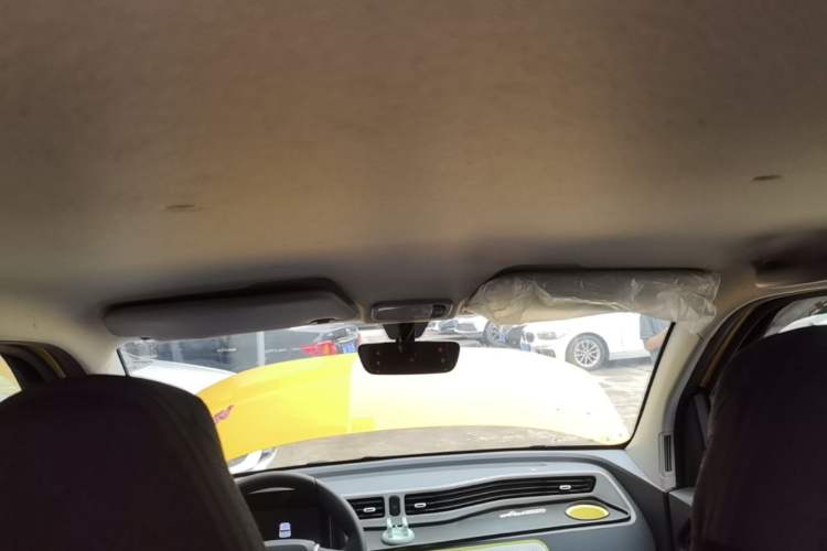 Used Wuling Hongguang MINIEV 2021 Macaron Sandwich Model 170 km Lithium Iron Phosphate Headliner