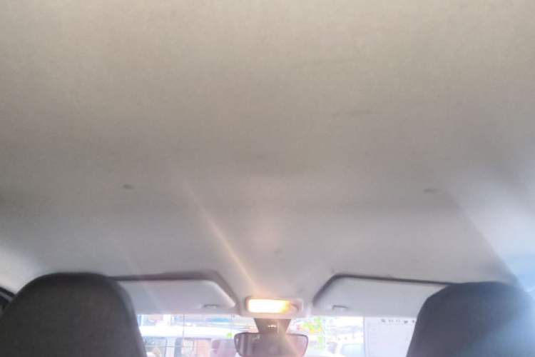 Used Wuling Hongguang MINIEV 2021 Macaron Sandwich Model 120 km Lithium NMC Headliner