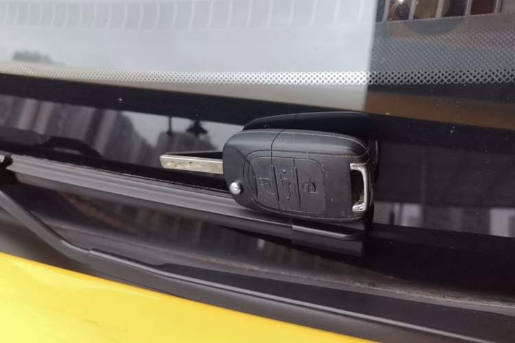 Used Wuling Hongguang MINIEV 2021 Macaron Sandwich Model 170 km Lithium Iron Phosphate Interior 1