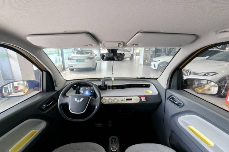Used Wuling Hongguang MINIEV 2021 Macaron Premium Model – Lithium-NMC Interior 1