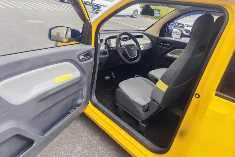 Used Wuling Hongguang MINIEV 2021 Macaron Premium Model – Lithium-NMC Interior 1