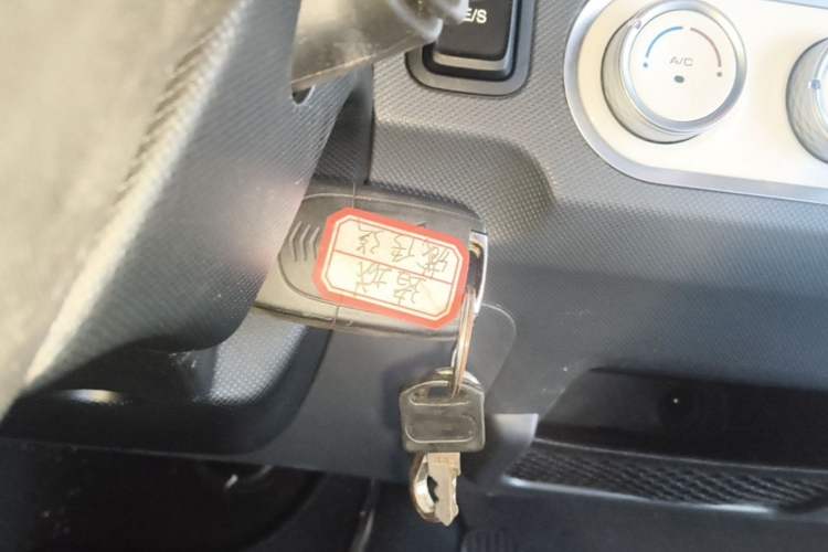 Used Wuling Hongguang MINIEV 2021 Macaron Sandwich Model 170 km Lithium Iron Phosphate Interior 1