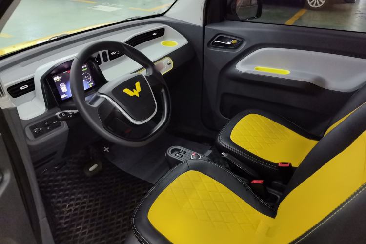Used Wuling Hongguang MINIEV 2021 Macaron Fashion Model Lithium Iron Phosphate Interior 2