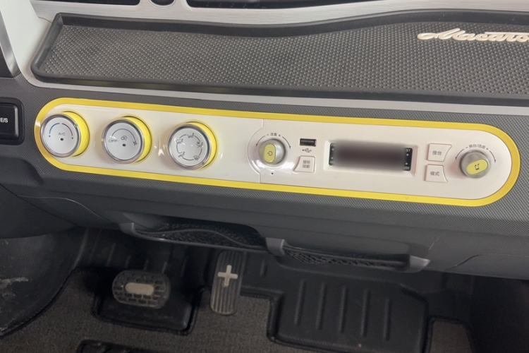 Used Wuling Hongguang MINIEV 2021 Macaron Fashion Edition Lithium-Ion Battery Interior 2