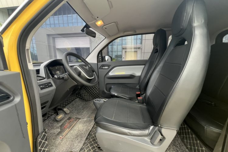 Used Wuling Hongguang MINIEV 2021 Macaron Fashion Model Lithium Iron Phosphate Interior 2