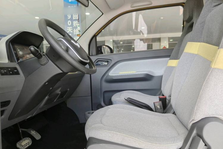 Used Wuling Hongguang MINIEV 2021 Macaron Premium Model – Lithium-NMC Interior 3