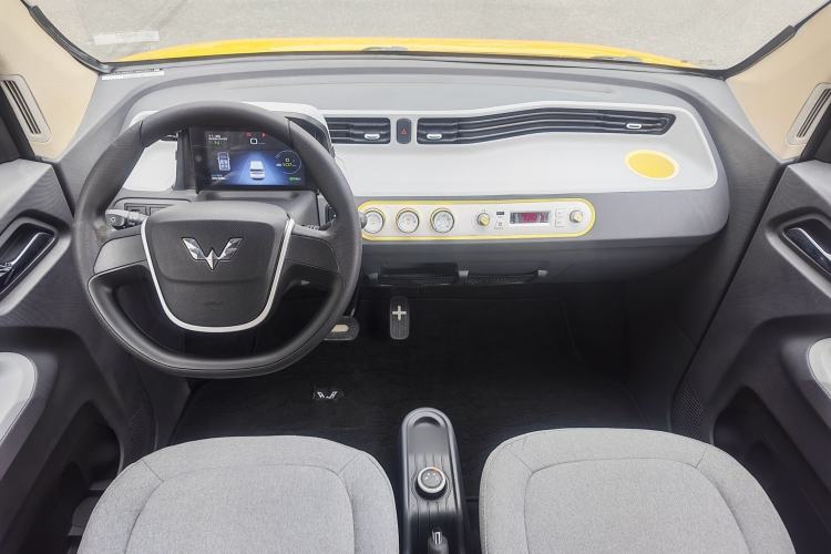 Used Wuling Hongguang MINIEV 2021 Macaron Premium Model – Lithium-NMC Interior 3