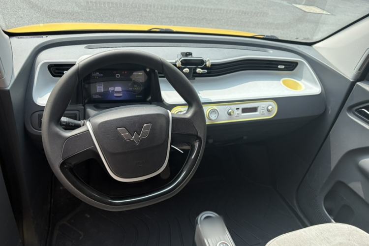 Used Wuling Hongguang MINIEV 2021 Macaron Fashion Edition Lithium-Ion Battery Interior 4