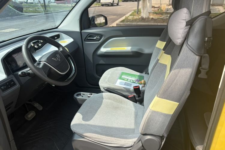 Used Wuling Hongguang MINIEV 2021 Macaron Fashion Edition Lithium-Ion Battery Interior 6