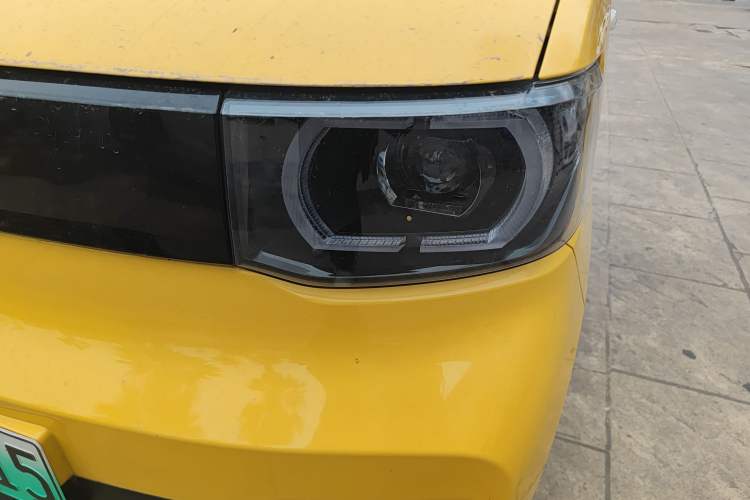 Used Wuling Hongguang MINIEV 2021 Macaron Premium Model – Lithium-NMC Left Front Headlight