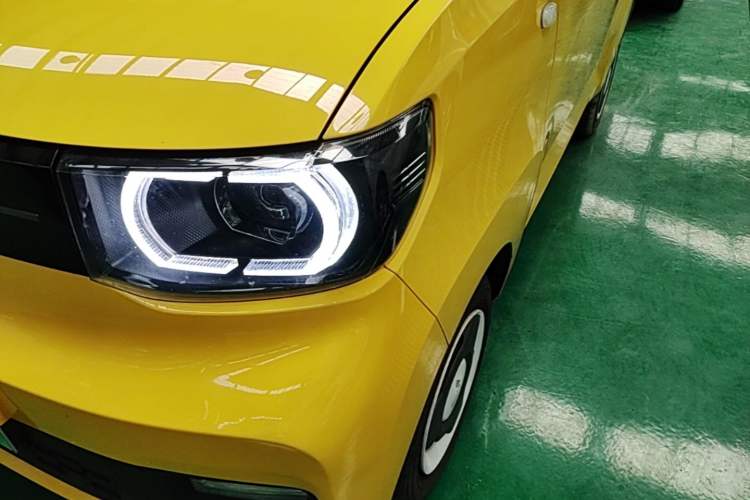 Used Wuling Hongguang MINIEV 2021 Macaron Premium Model – Lithium Iron Phosphate Left Front Headlight