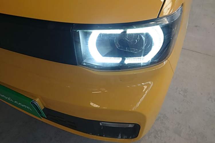 Used Wuling Hongguang MINIEV 2021 Macaron Fashion Edition Lithium-Ion Battery Left Front Headlight