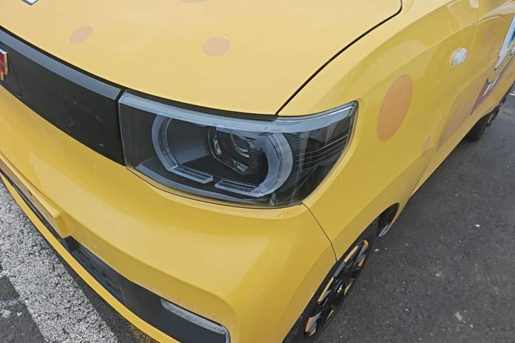 Used Wuling Hongguang MINIEV 2021 Macaron Premium Model – Lithium Iron Phosphate Left Front Headlight