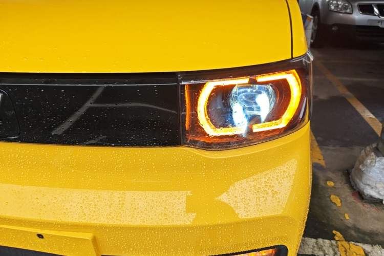 Used Wuling Hongguang MINIEV 2021 Macaron Premium Model – Lithium Iron Phosphate Left Front Headlight