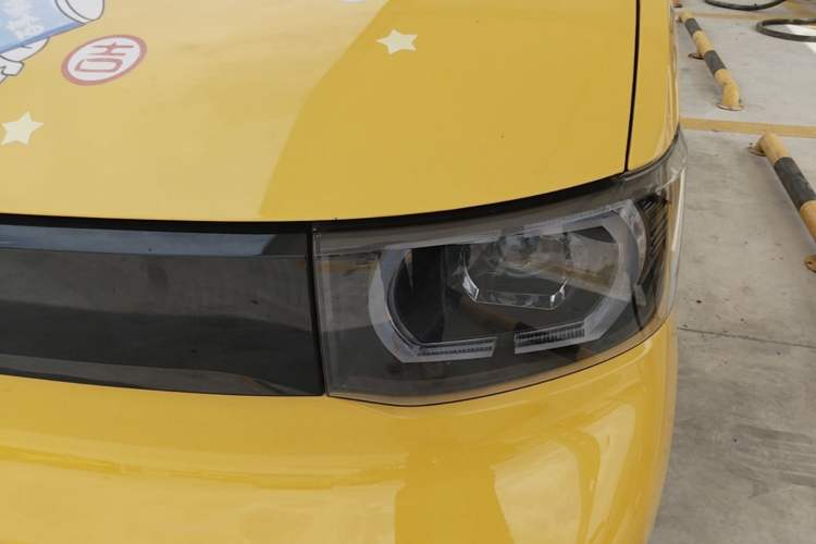 Used Wuling Hongguang MINIEV 2021 Macaron Premium Model – Lithium Iron Phosphate Left Front Headlight