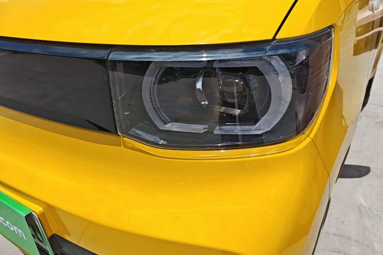 Used Wuling Hongguang MINIEV 2021 Macaron Premium Model – Lithium-NMC Left Front Headlight