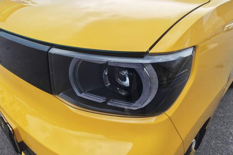 Used Wuling Hongguang MINIEV 2021 Macaron Premium Model – Lithium-NMC Left Front Headlight