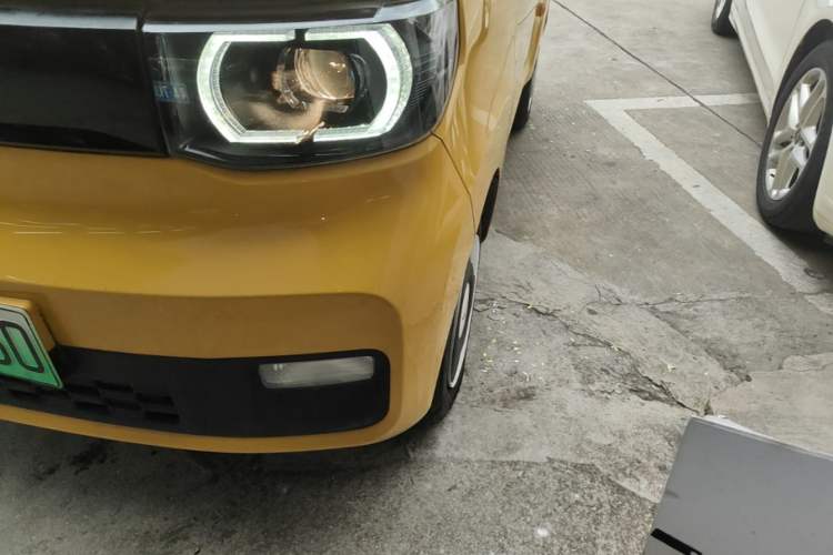Used Wuling Hongguang MINIEV 2021 Macaron Fashion Model Lithium Iron Phosphate Left Front Headlight