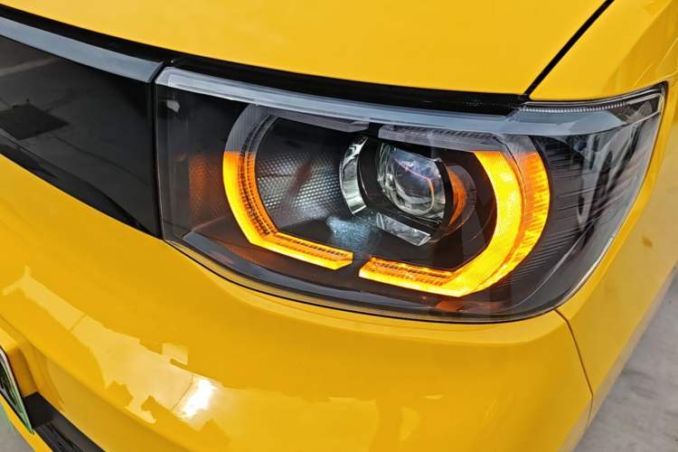 Used Wuling Hongguang MINIEV 2021 Macaron Premium Model – Lithium Iron Phosphate Left Front Headlight