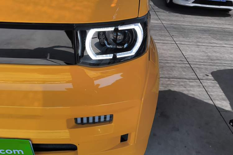 Used Wuling Hongguang MINIEV 2021 Macaron Fashion Model Lithium Iron Phosphate Left Front Headlight