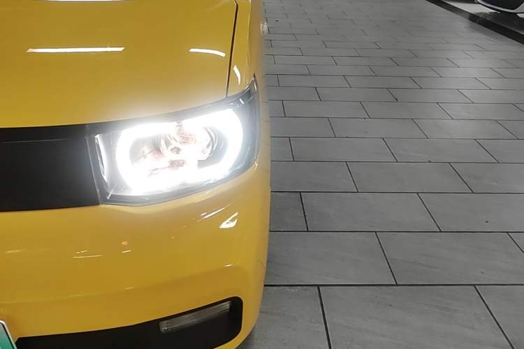 Used Wuling Hongguang MINIEV 2021 Macaron Fashion Model Lithium Iron Phosphate Left Front Headlight