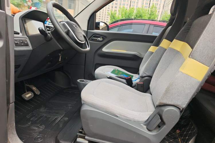 Used Wuling Hongguang MINIEV 2021 Macaron Fashion Edition Lithium-Ion Battery Left Front Seat