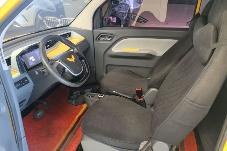 Used Wuling Hongguang MINIEV 2021 Macaron Sandwich Model 170 km Lithium Iron Phosphate Left Front Seat