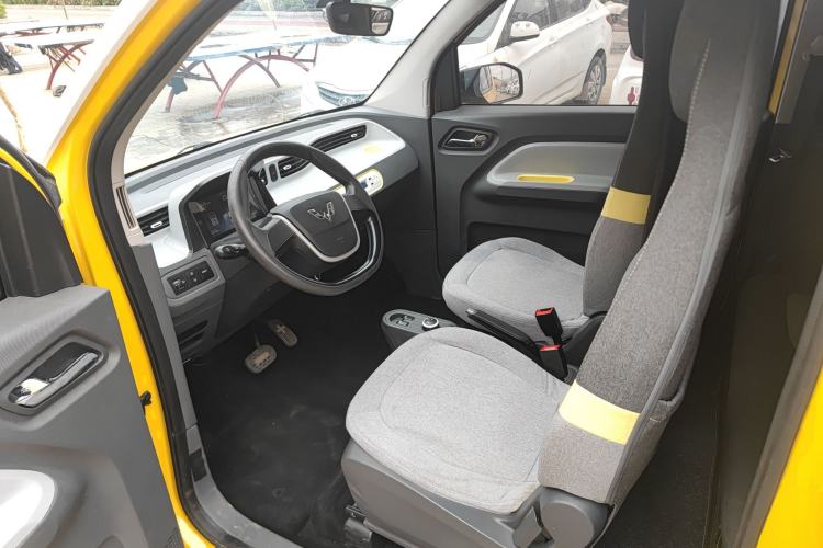 Used Wuling Hongguang MINIEV 2021 Macaron Premium Model – Lithium-NMC Left Front Seat