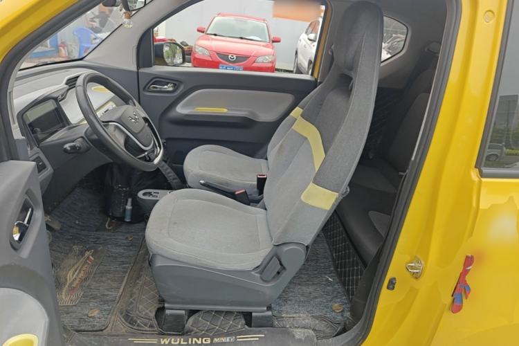 Used Wuling Hongguang MINIEV 2021 Macaron Premium Model – Lithium-NMC Left Front Seat