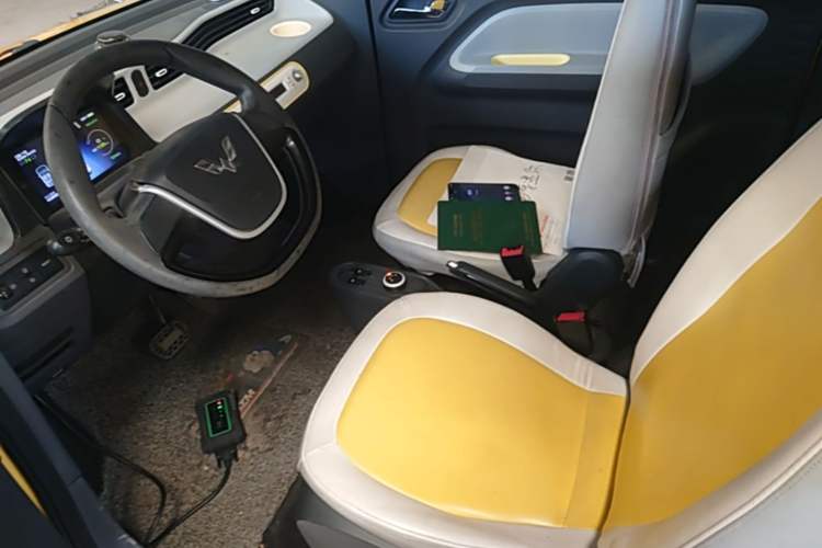 Used Wuling Hongguang MINIEV 2021 Macaron Fashion Edition Lithium-Ion Battery Left Front Seat