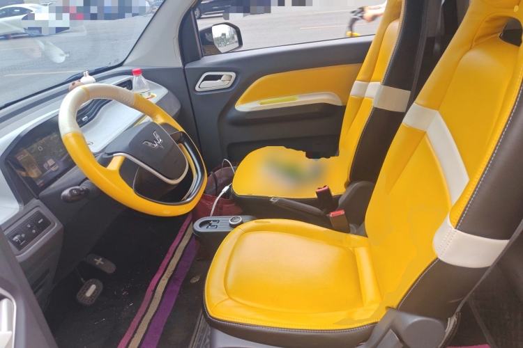 Used Wuling Hongguang MINIEV 2021 Macaron Premium Model – Lithium-NMC Left Front Seat
