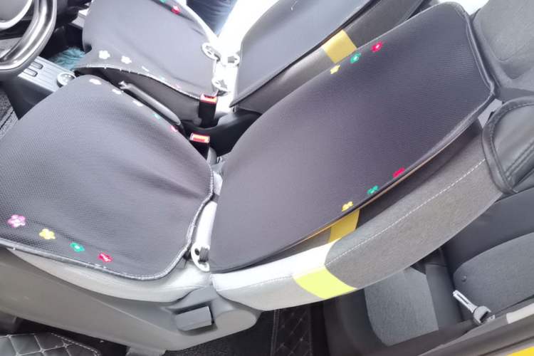 Used Wuling Hongguang MINIEV 2021 Macaron Sandwich Model 170 km Lithium Iron Phosphate Left Front Seat