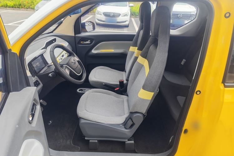 Used Wuling Hongguang MINIEV 2021 Macaron Premium Model – Lithium-NMC Left Front Seat