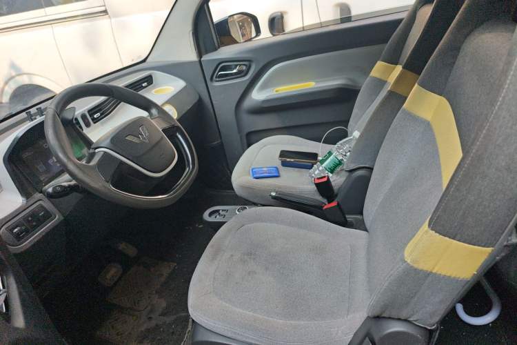 Used Wuling Hongguang MINIEV 2021 Macaron Sandwich Model 170 km Lithium Iron Phosphate Left Front Seat