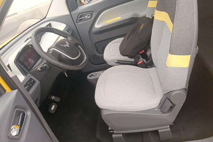 Used Wuling Hongguang MINIEV 2021 Macaron Fashion Model Lithium Iron Phosphate Left Front Seat