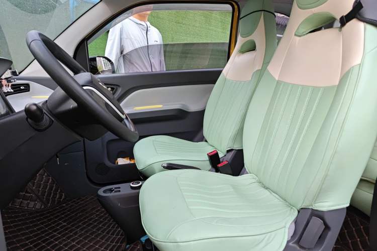Used Wuling Hongguang MINIEV 2021 Macaron Premium Model – Lithium-NMC Left Front Seat
