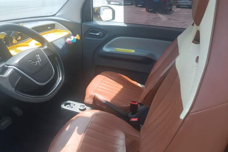 Used Wuling Hongguang MINIEV 2021 Macaron Premium Model – Lithium-NMC Left Front Seat
