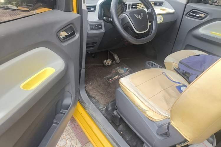 Used Wuling Hongguang MINIEV 2021 Macaron Fashion Model Lithium Iron Phosphate Left Front Seat