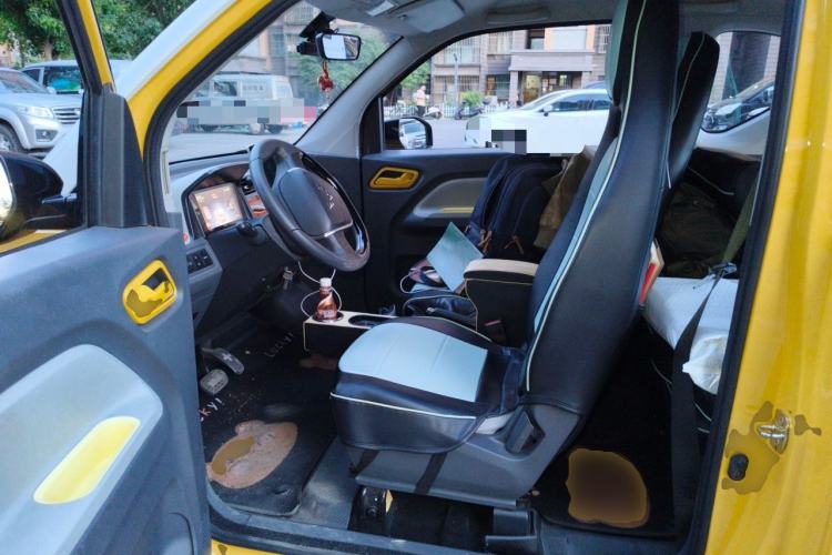 Used Wuling Hongguang MINIEV 2021 Macaron Premium Model – Lithium-NMC Left Front Seat
