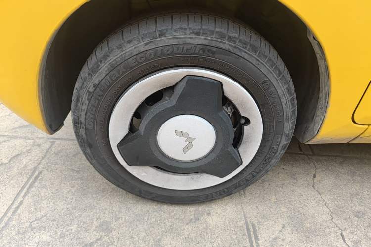 Used Wuling Hongguang MINIEV 2021 Macaron Premium Model – Lithium-NMC Left Front Wheel Hub