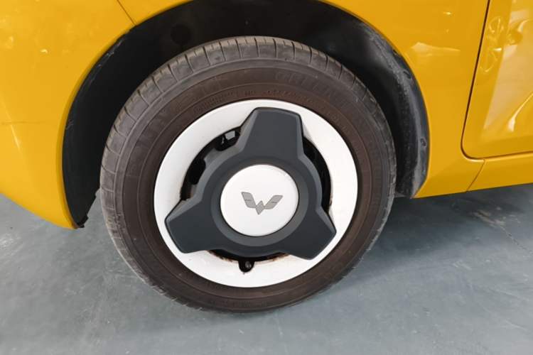 Used Wuling Hongguang MINIEV 2021 Macaron Premium Model – Lithium Iron Phosphate Left Front Wheel Hub