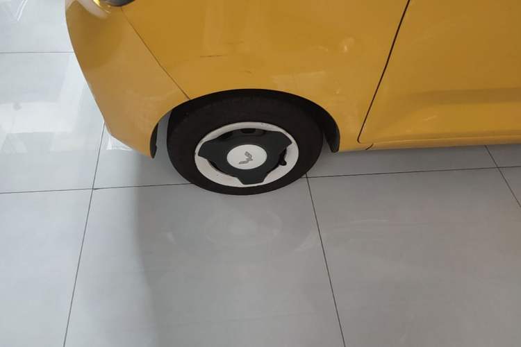 Used Wuling Hongguang MINIEV 2021 Macaron Fashion Edition Lithium-Ion Battery Left Front Wheel Hub