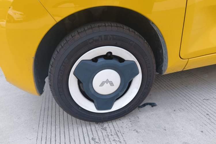 Used Wuling Hongguang MINIEV 2021 Macaron Premium Model – Lithium Iron Phosphate Left Front Wheel Hub