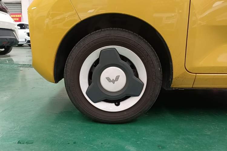 Used Wuling Hongguang MINIEV 2021 Macaron Premium Model – Lithium Iron Phosphate Left Front Wheel Hub