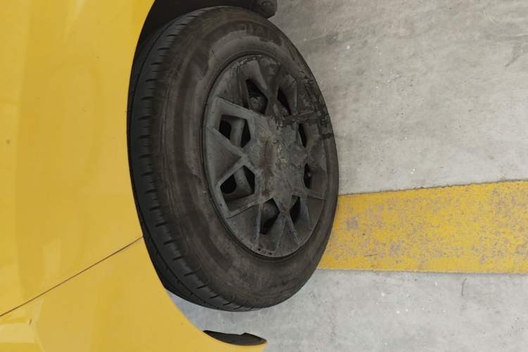 Used Wuling Hongguang MINIEV 2021 Macaron Premium Model – Lithium Iron Phosphate Left Front Wheel Hub
