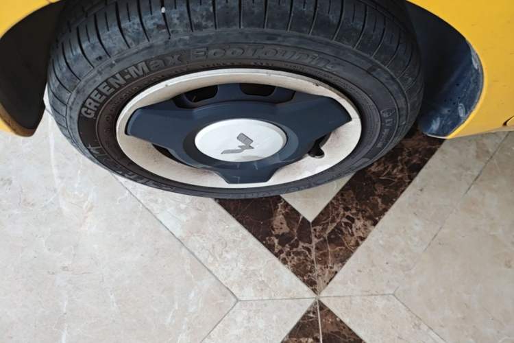 Used Wuling Hongguang MINIEV 2021 Macaron Fashion Edition Lithium-Ion Battery Left Front Wheel Hub