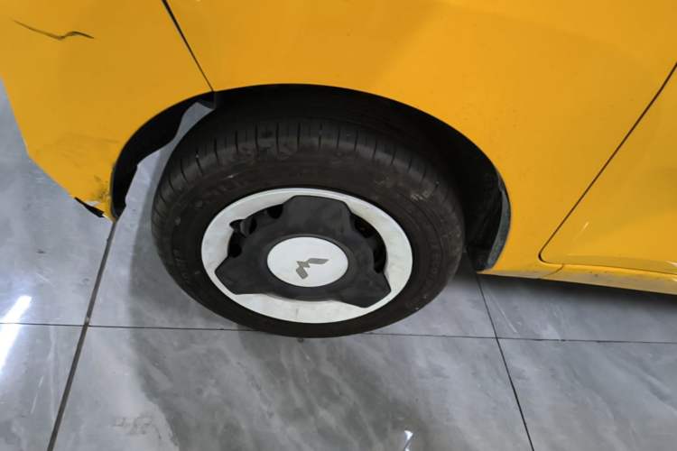 Used Wuling Hongguang MINIEV 2021 Macaron Fashion Model Lithium Iron Phosphate Left Front Wheel Hub